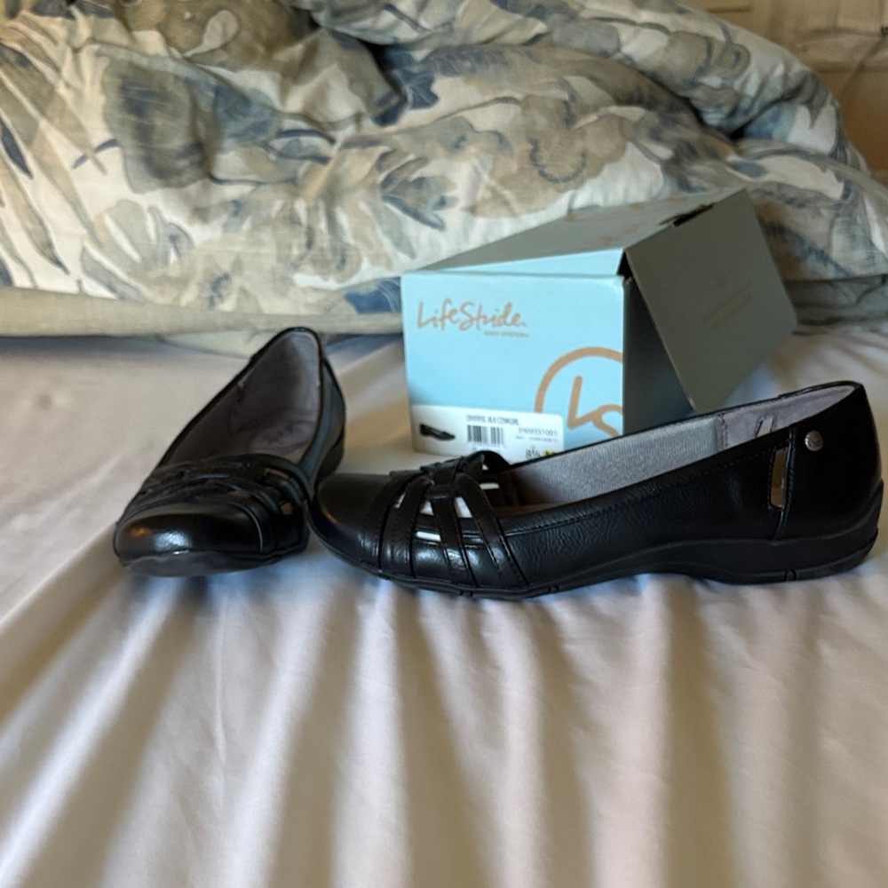 Life Stride Women's Black Loafers